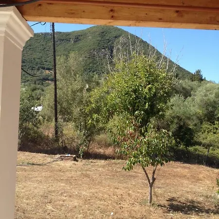 Garden House In Corfou Hébergement de vacances Vátos